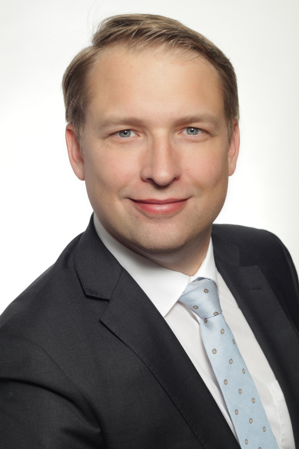 Dr. Michael Zenker - PwC Legal